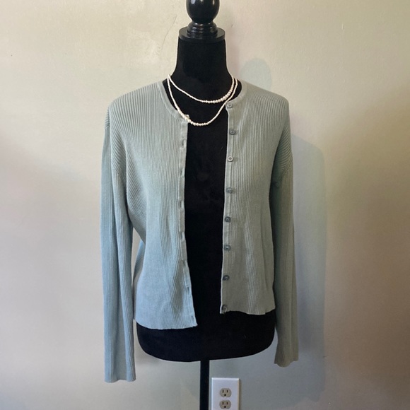 Liz Claiborne button down sweater - Picture 2 of 4